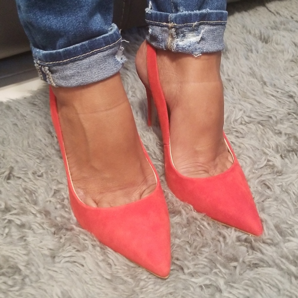 Steve Madden red suede pumps